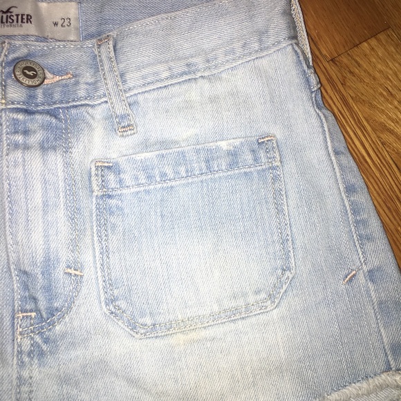 HIGH WAIST Hollister Shorts - Picture 5 of 5